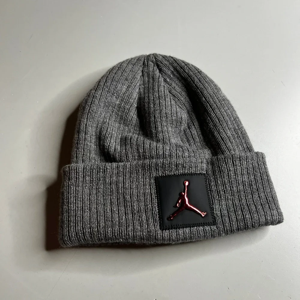 Jordan Youth Gray Ribbed Knit Beanie Jumpman Logo Cuffed Winter Hat 0604-GEH-421